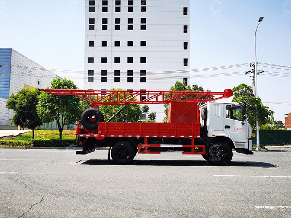 三環(huán)原裝四驅(qū)六缸汽車(chē)鉆機(jī)